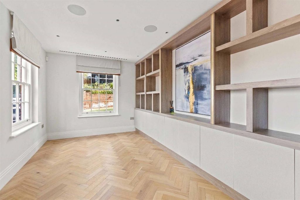 Additional image 15 of 6 bed detached house for saleBurleigh Lane, Ascot SL5
