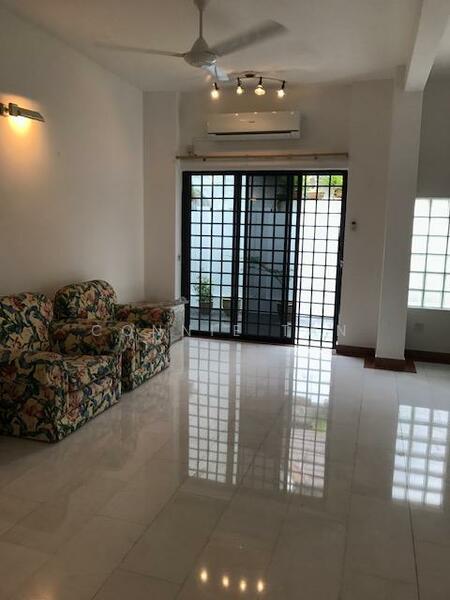 Chartwell Drive photo 2