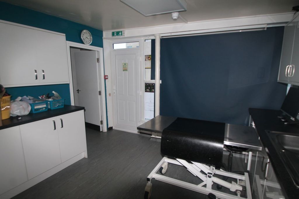 Additional image 5 of 5 bed flat for sale1 Vaughan Street, Rhyl, Denbighshire LL18