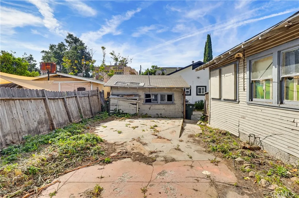 600 Raleigh St, Glendale, CA 91205