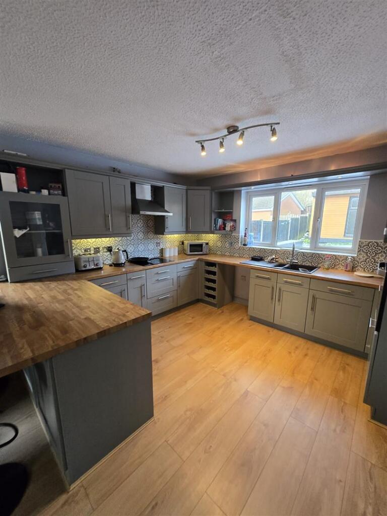 Additional image 5 of Chartwell Drive, Bradford