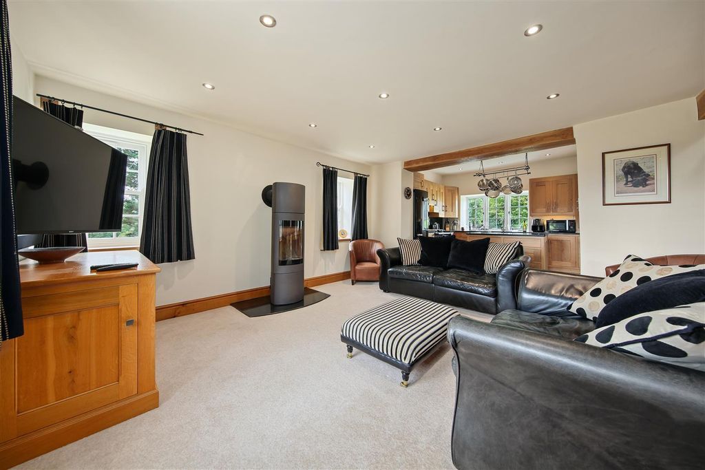 Additional image 5 of 13 bed property for saleCuckoostone Grange Farm, Chesterfield Road Matlock Moor, Matlock DE4