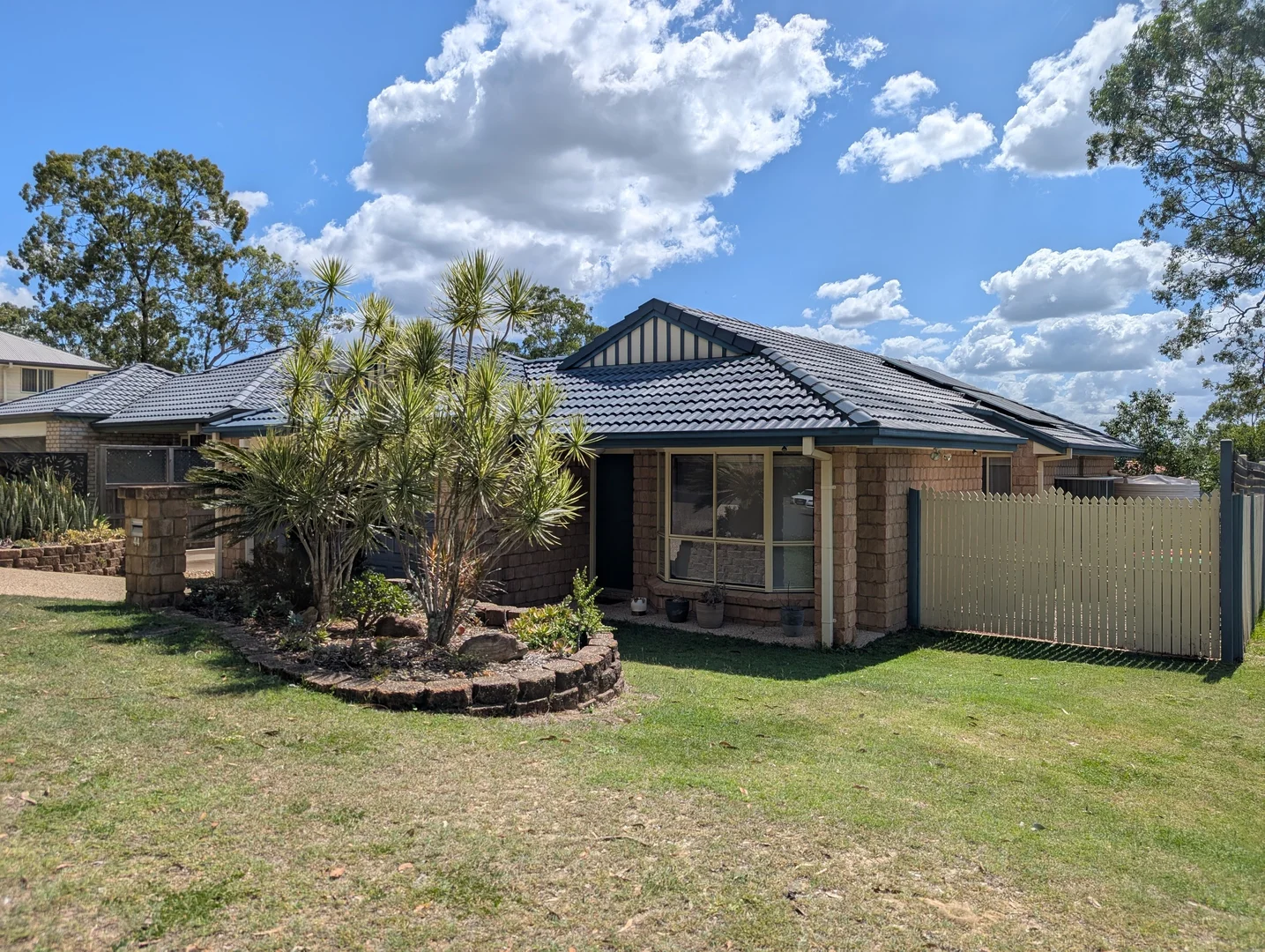 44 Harrison Crescent, Forest Lake QLD 4078 photo 2