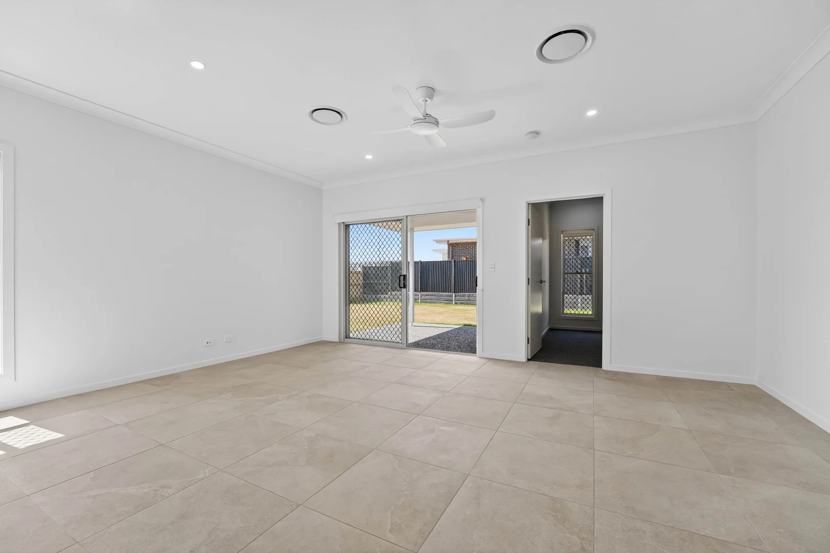 Additional image 10 of 25 Jolimont Rd, Yarrabilba QLD 4207