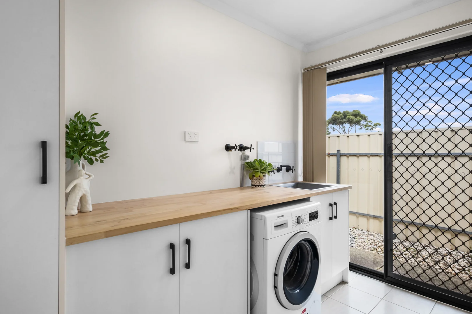Additional image 17 of 1 Gunn Close, Morphett Vale SA 5162