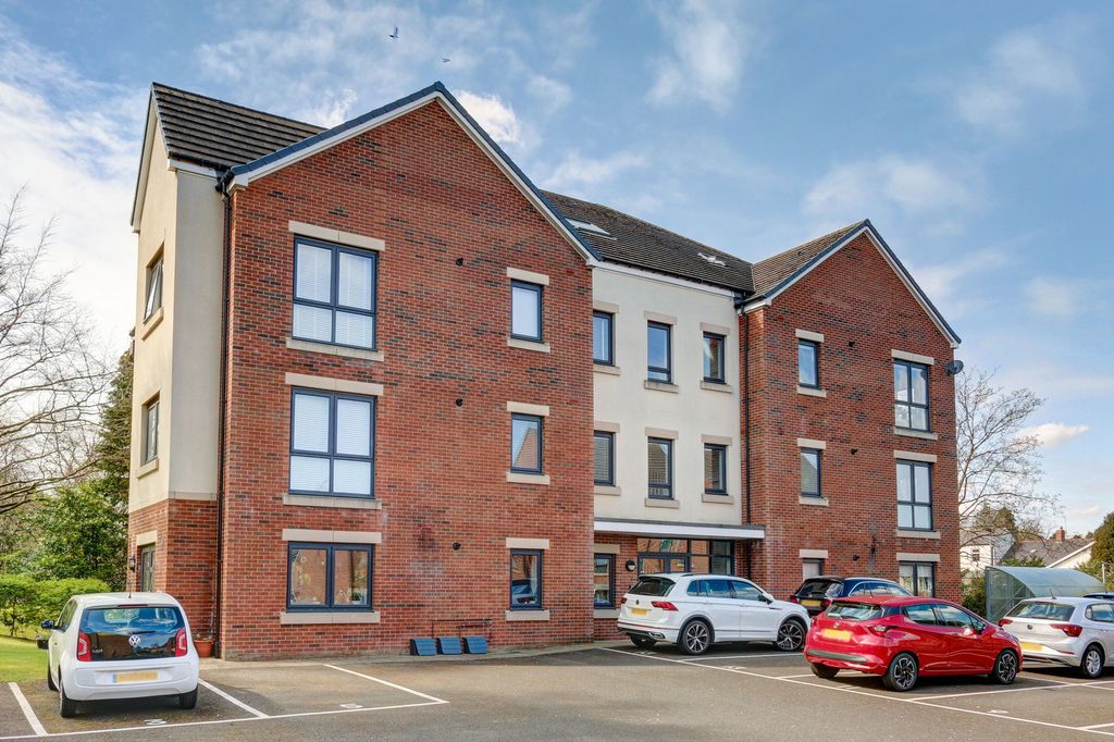 2 bed flat for saleAston Court, Morpeth NE61