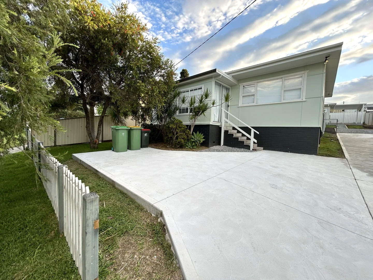 22 Woodlawn Drive, Budgewoi NSW 2262