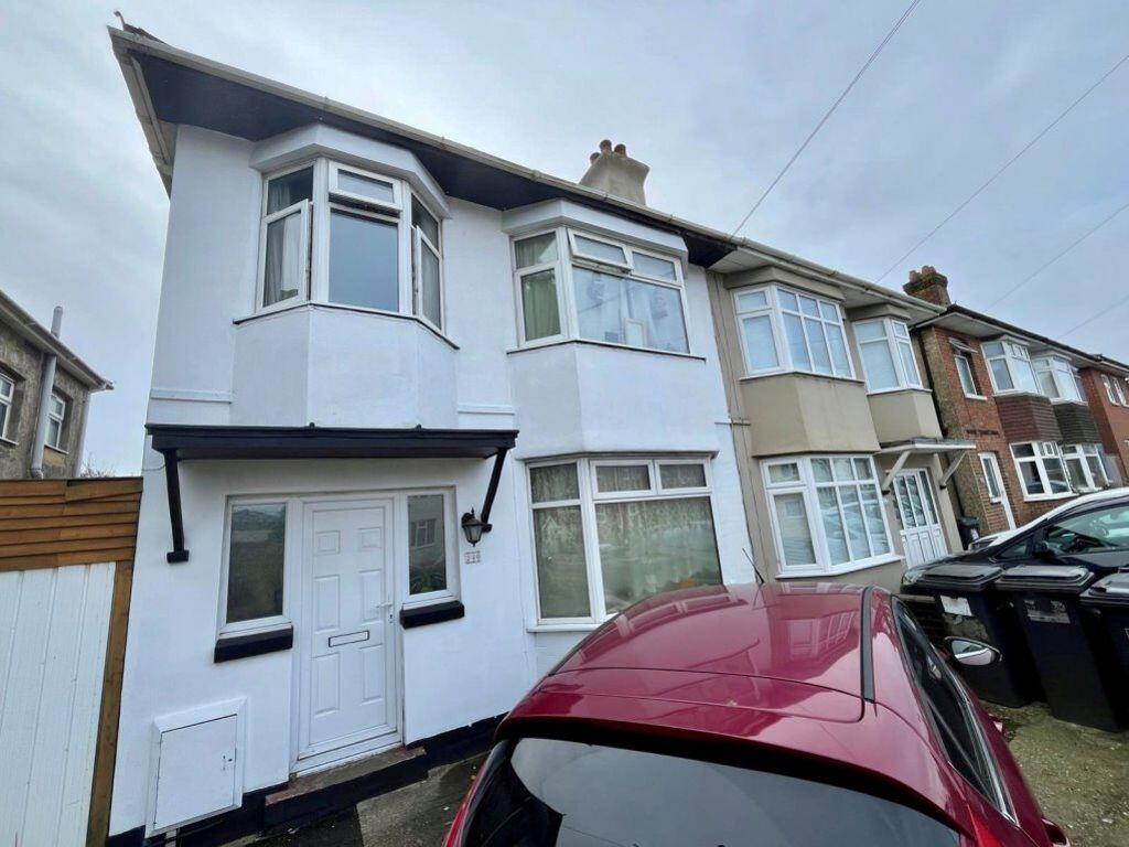 Student Five Double Bedrooms, Redhill (P05494)