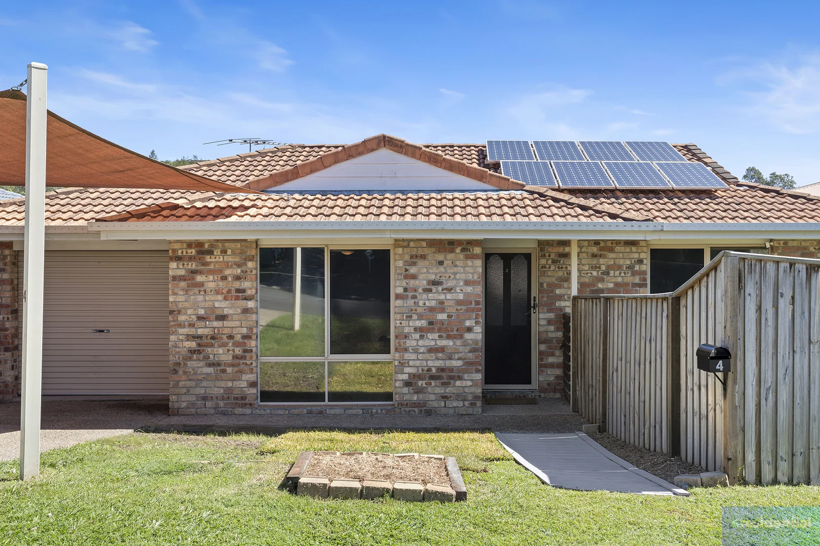 4 Eden Close, Edens Landing QLD 4207