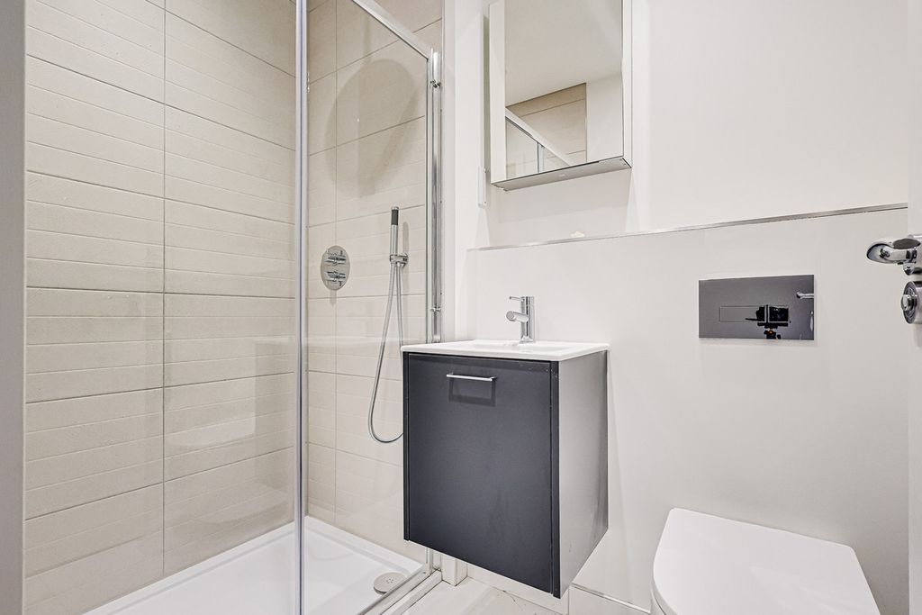 Additional image 14 of 2 bed flat for saleThe Regency Apartments, Rayleigh SS6
