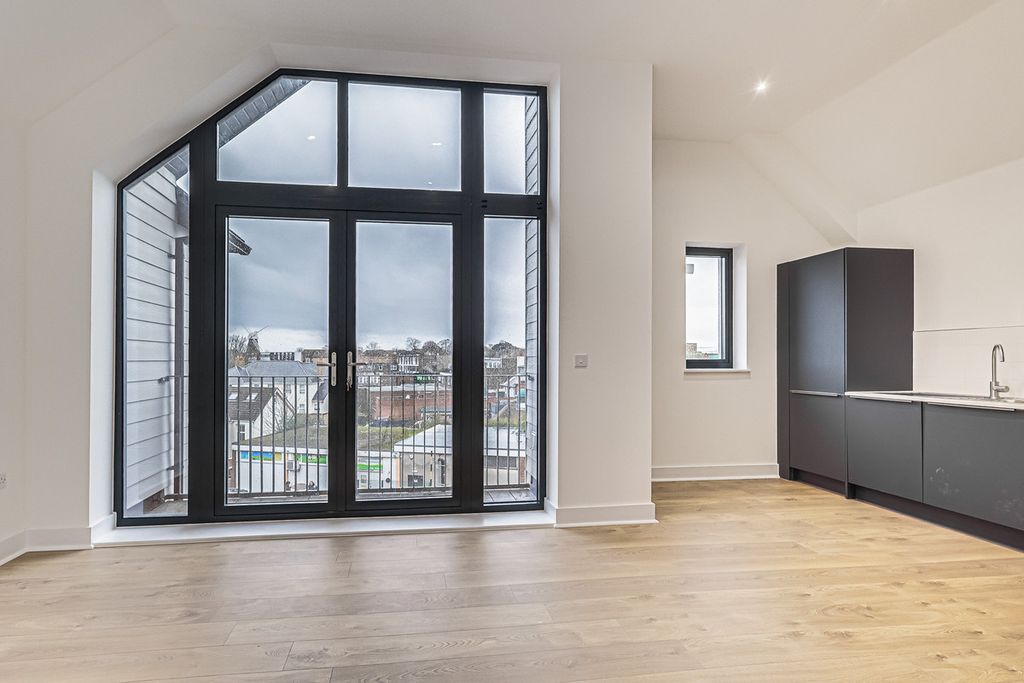Additional image 7 of 2 bed flat for saleThe Regency Apartments, Rayleigh SS6
