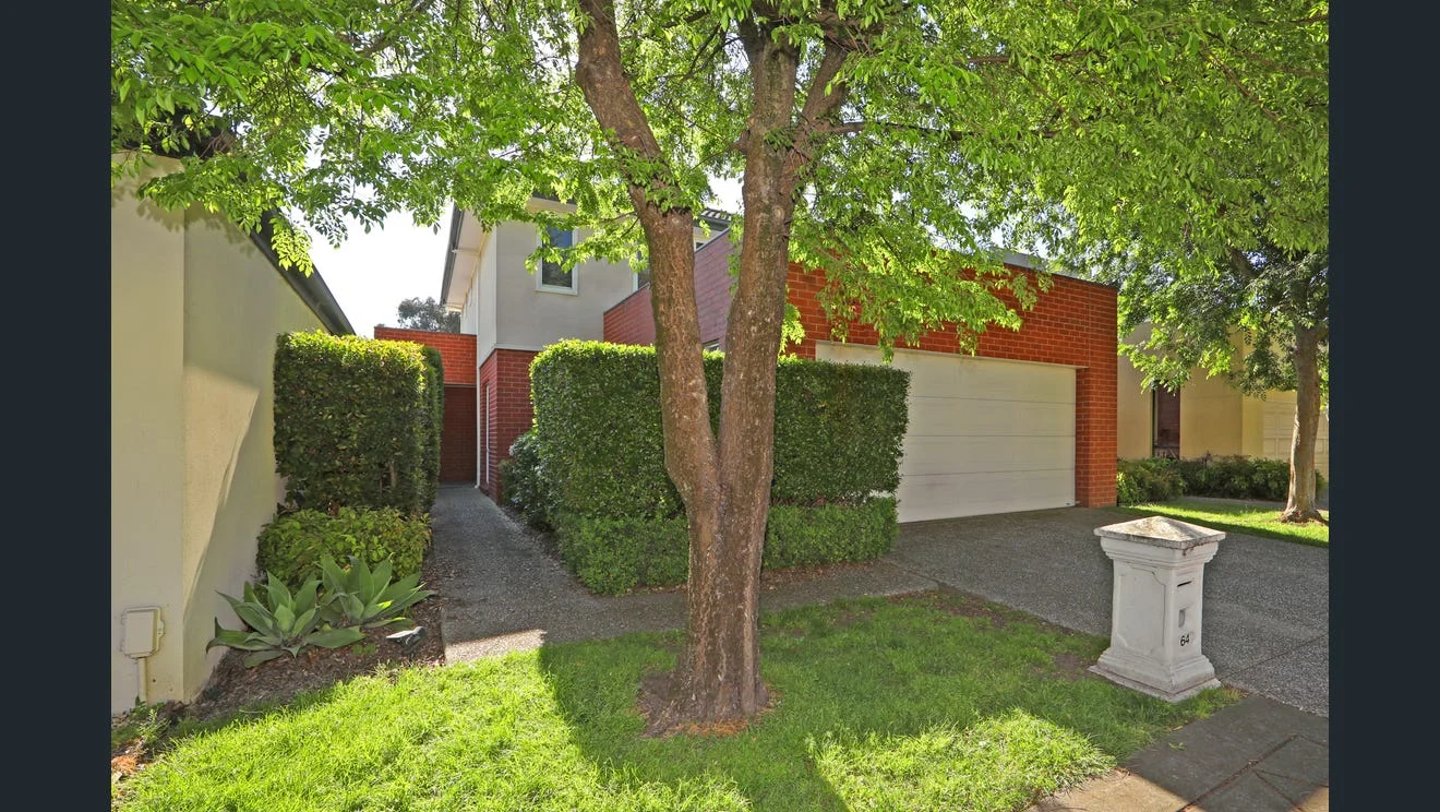 64 Sovereign Manors Crescent, Rowville VIC 3178