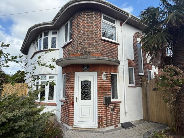 Leybourne Avenue, Bournemouth, BH10 6HF