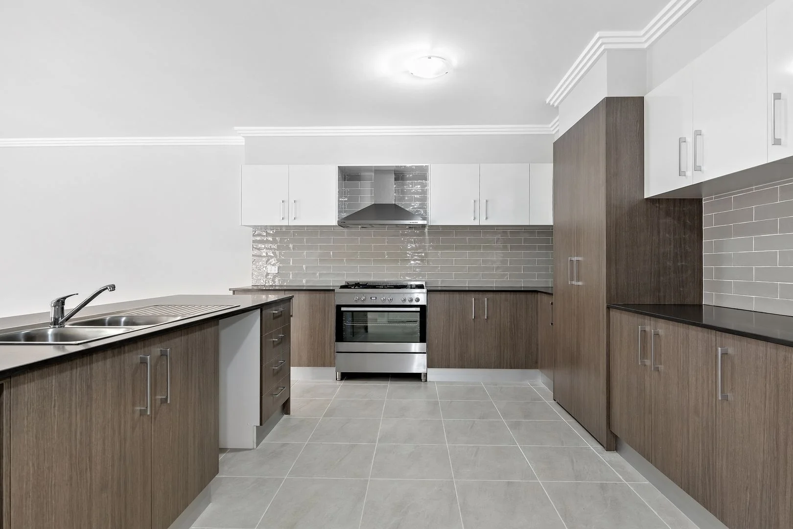 1/272a Humphries Rd, Mount Pritchard NSW 2170 photo 2