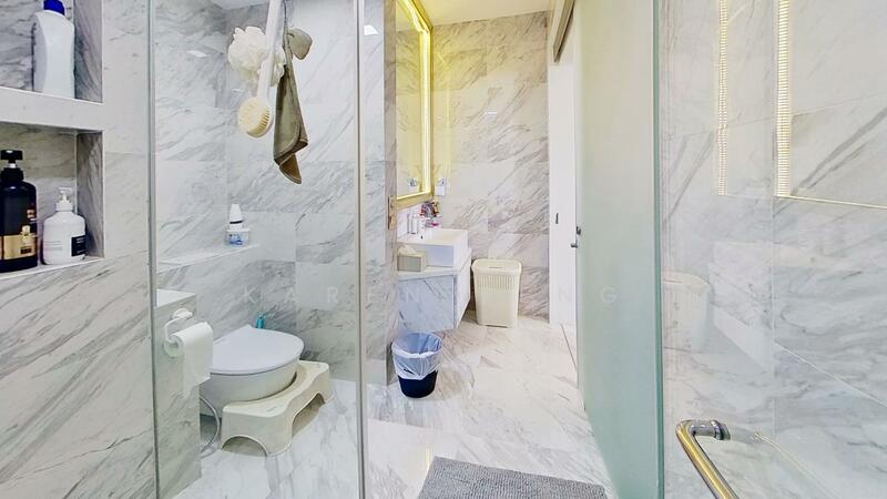 42 Lakeside Drive photo 2