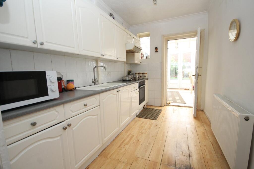 Gorleston Road, BRANKSOME, BH12 photo 3