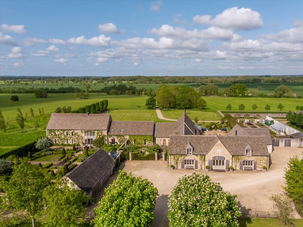 8 bed farm for salePoulton, Cirencester, Gloucestershire GL7