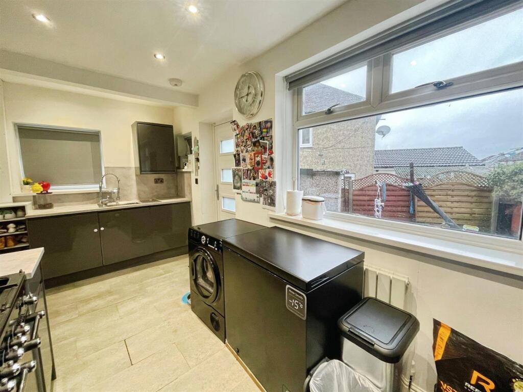 Langdale Avenue Bradford, BD8 0LT photo 5