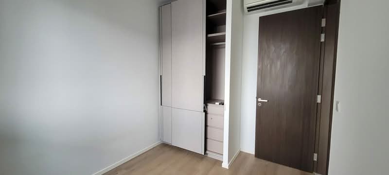 8 Clementi Avenue 1 photo 2