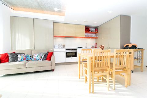 3 Tidal Basin Road, London E16, Studio to rent