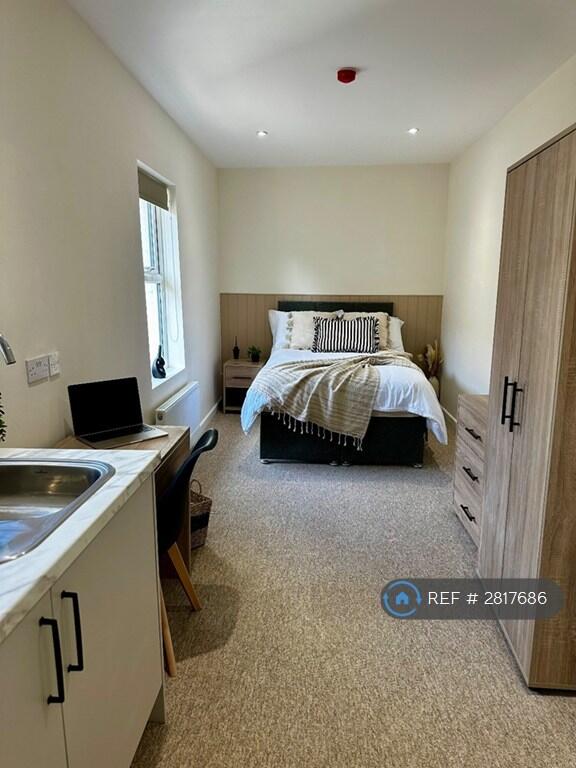 Ashley Road, Poole, BH14