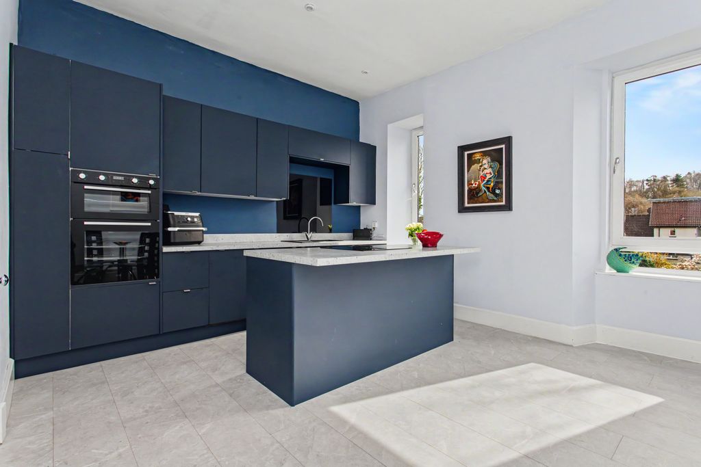 Additional image 2 of 4 bed flat for sale1/1 83 Maxwellton Road, Paisley PA1