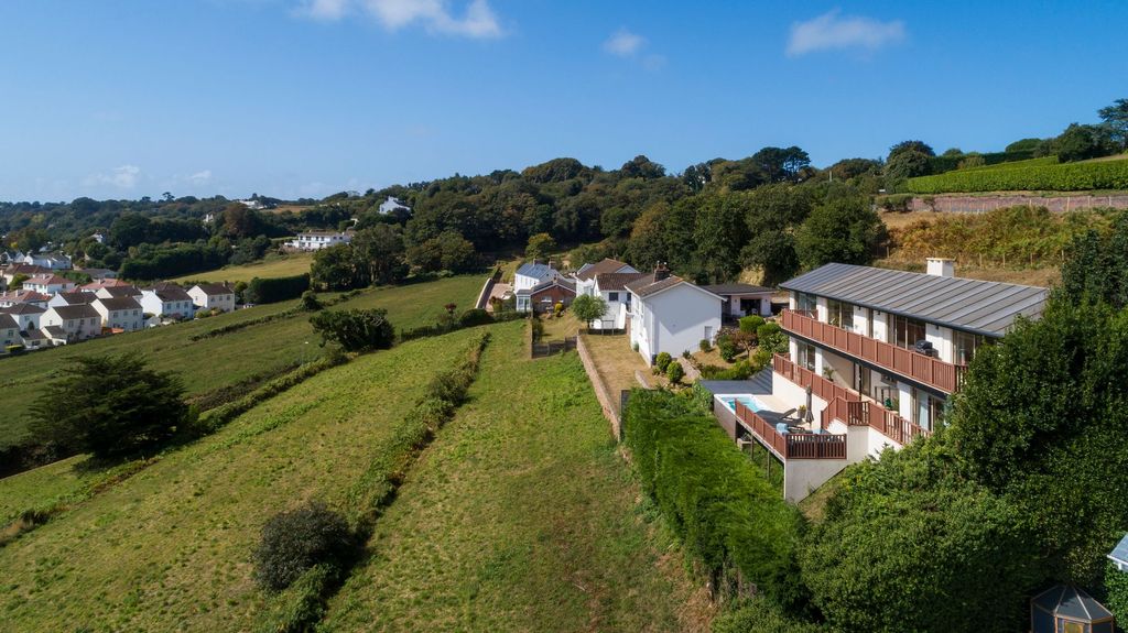 Additional image 2 of 3 bed property for saleMoonlight, St Peter JE3