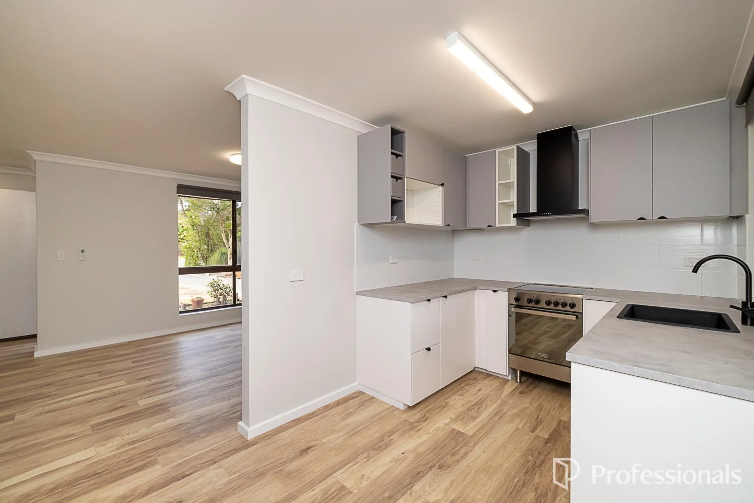 Additional image 9 of 5 Becket Court, Camillo WA 6111