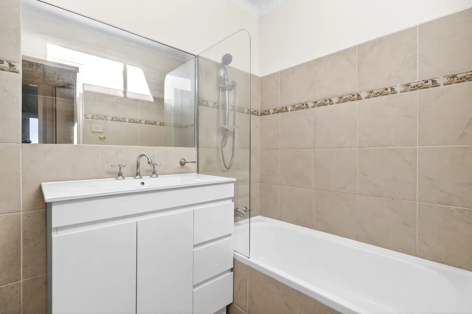 Additional image 4 of 17/10 Francis Street, Dee Why NSW 2099
