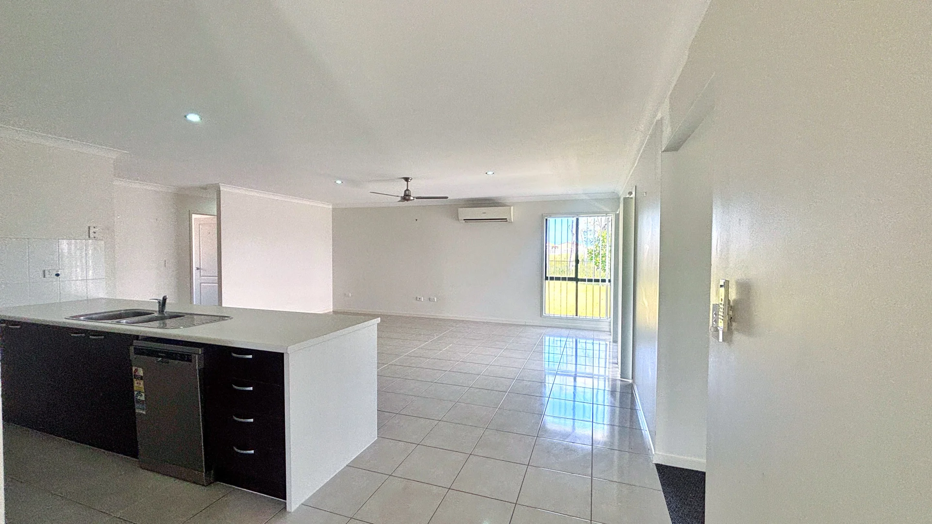 13 Pongamia Parade, Mount Low QLD 4818 photo 4