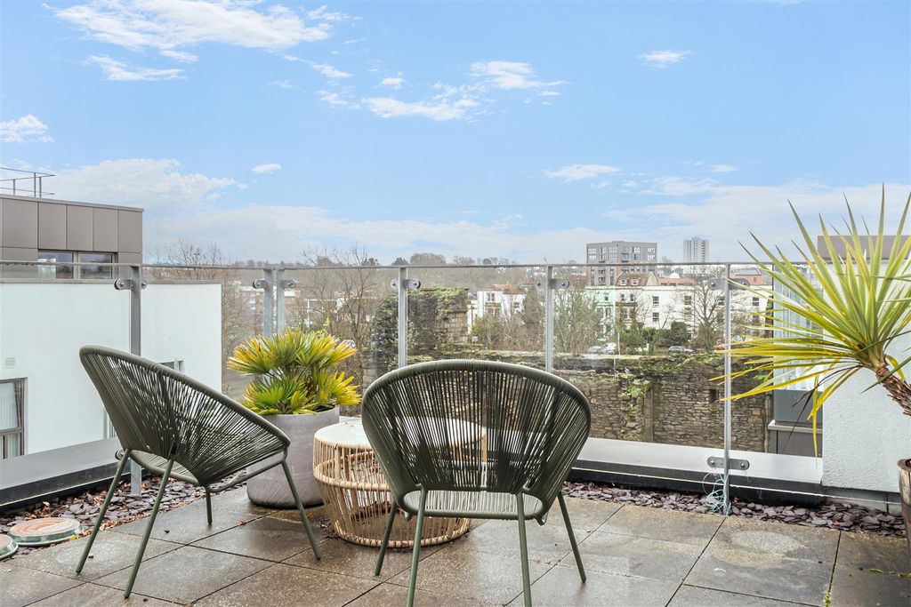 Additional image 21 of 3 bed flat for saleHope Quay, Wapping Wharf BS1