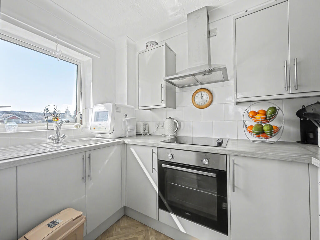 Sunnyhill Court, Parkstone photo 4