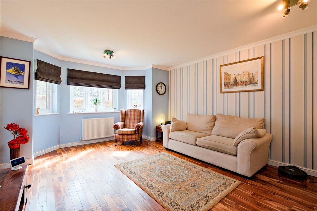 Additional image 2 of 2 bed flat for salePhilips Wynd, Hamilton ML3