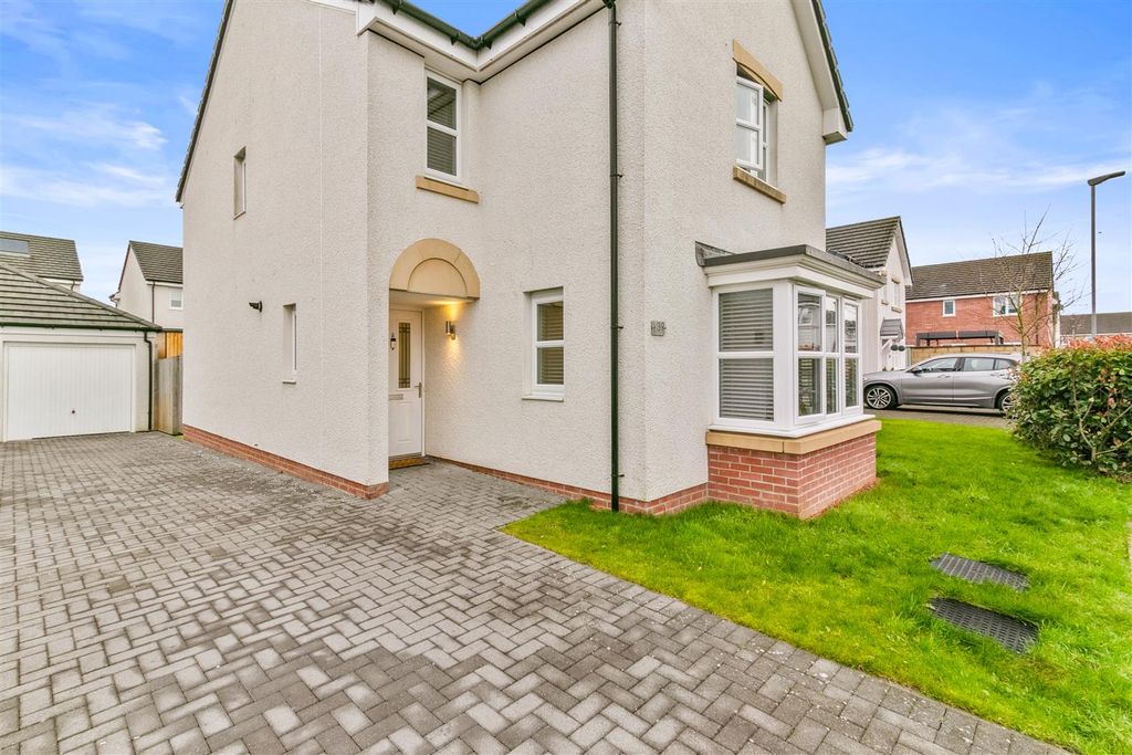 Additional image 16 of 4 bed detached house for saleQueen Mary Crescent, Clydebank G81