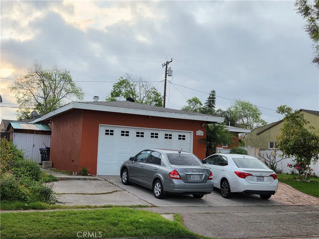Additional image 4 of 2129 N Poplar St, Santa Ana, CA 92706