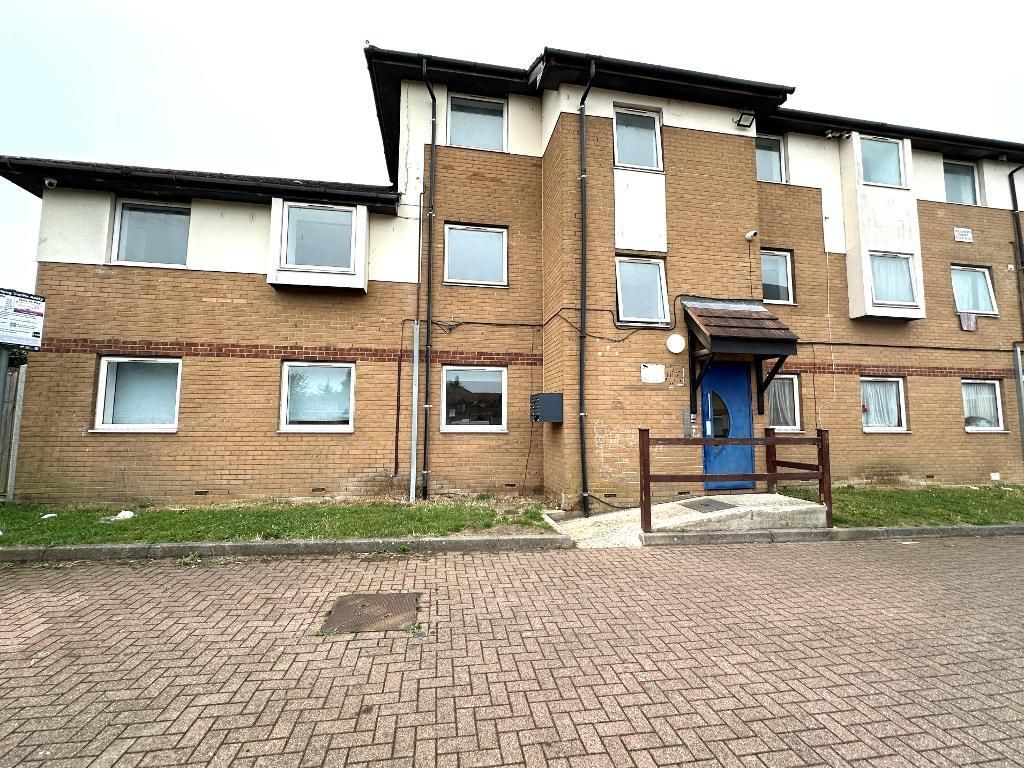 1 bed flat for saleMilliners Court, Milliners Way, Biscot, Luton, Bedfordshire LU3