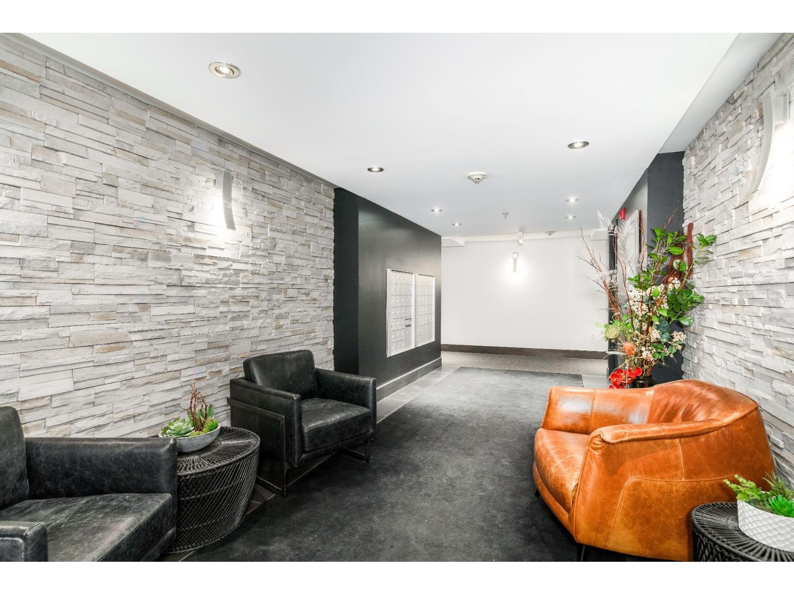 7755 Rue du Daim