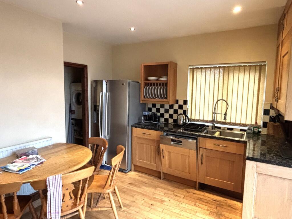 Farfield Crescent, Wibsey, Bradford, BD6 photo 3