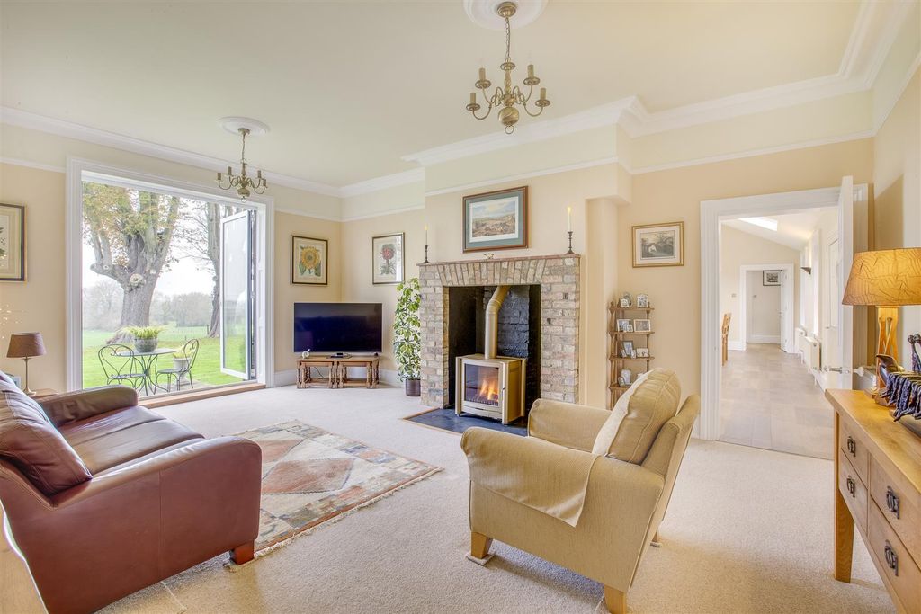 Additional image 3 of 6 bed detached house for saleThe Ride, Totternhoe, Bedfordshire LU6