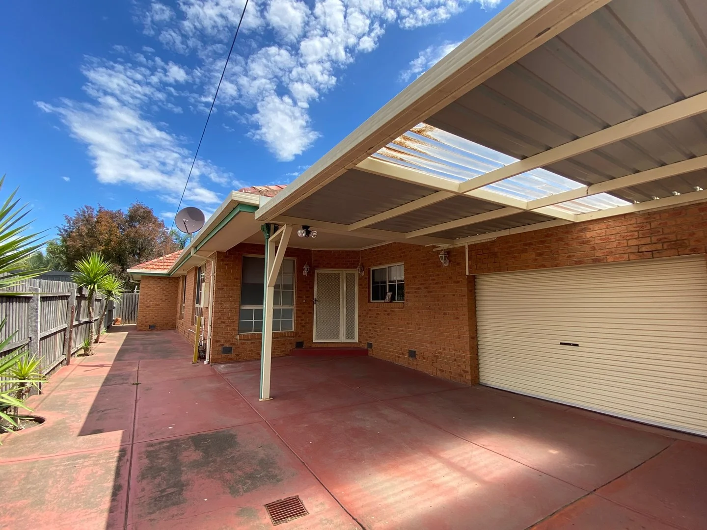 2/27 Leamington Street, Reservoir VIC 3073