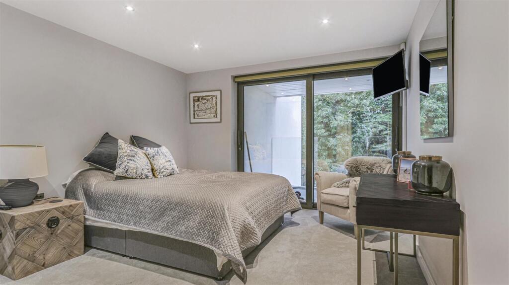 Additional image 4 of Penthouse, The Avenue Branksome Park