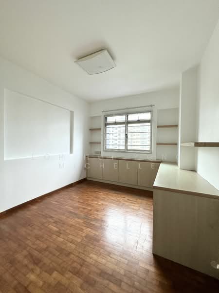 163A Punggol Central photo 5