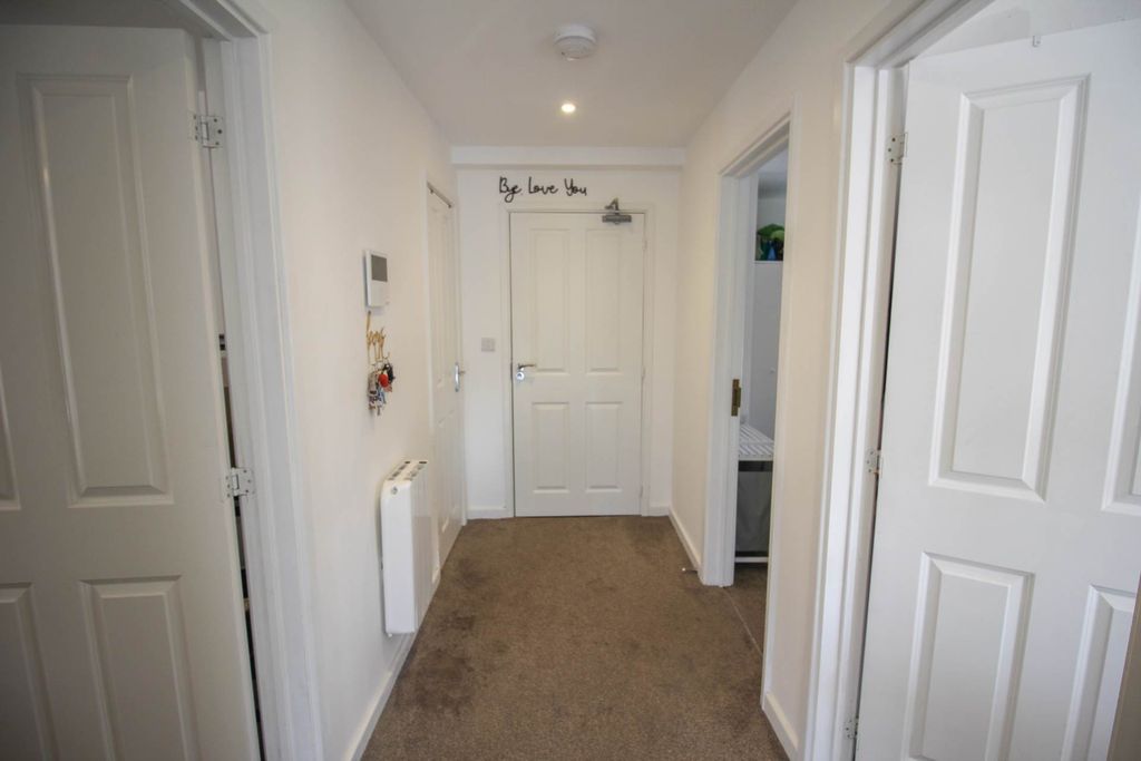 2 bed flat for saleWooler Road, Weston-Super-Mare BS23 photo 2
