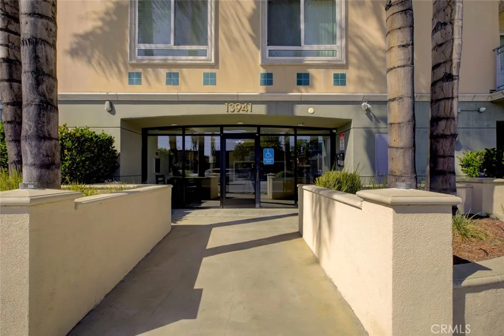 Additional image 30 of 13941 Sherman Way Boulevard Unit 401, Van Nuys, CA 91405