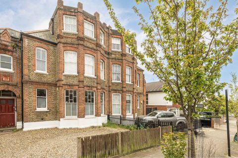Telford Avenue, Streatham SW2