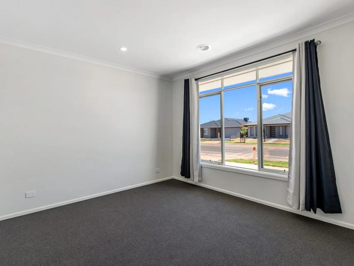 Additional image 4 of 111 Atherstone Boulevard, Strathtulloh VIC 3338