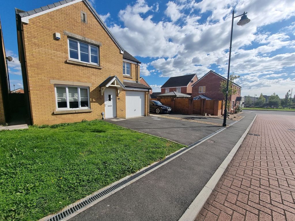 4 bed detached house for saleCoity, Bridgend CF35