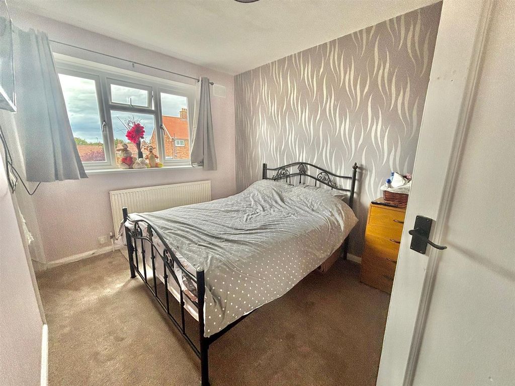 Additional image 10 of 3 bed semi-detached house for saleBeresford Avenue, Hornsea HU18