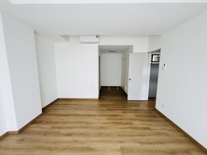 402 Orchard Road photo 2