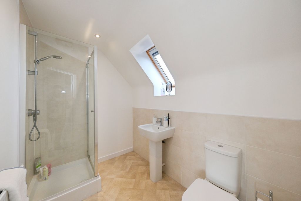 Additional image 10 of 4 bed semi-detached house for salePennington Way, Nottingham NG15